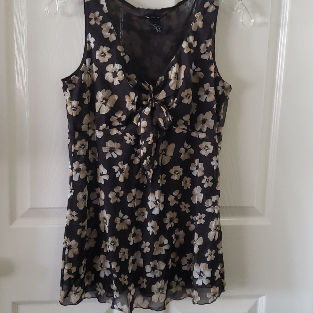 NEW YORK & COMPANY SLEEVELESS TOP